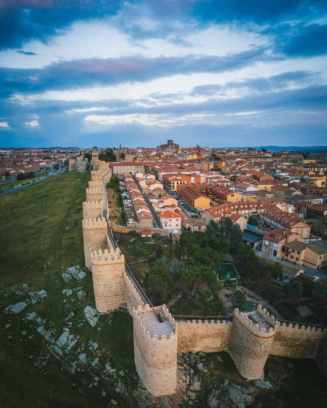 Exploring Ávila's Surroundings: Scenic Drives and Road Trips