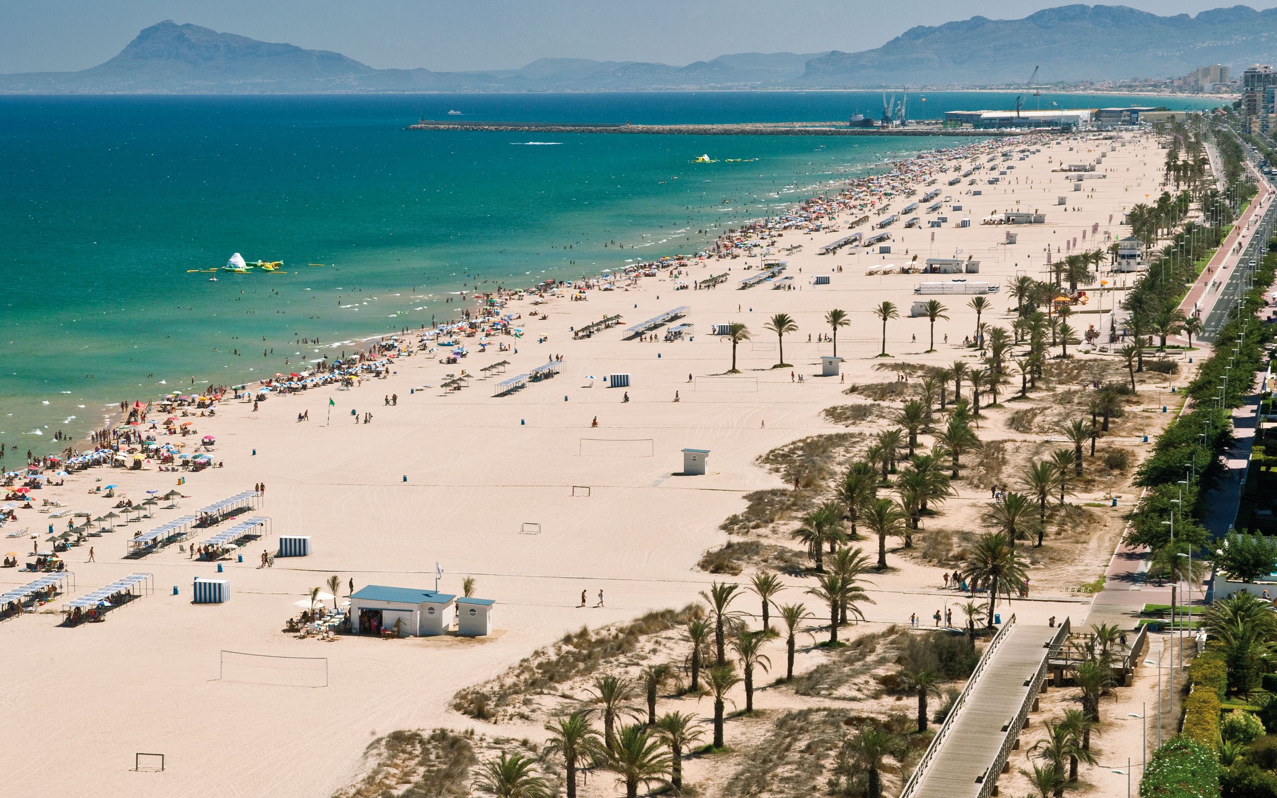 Uncover the Hidden Gems of Valencia: Tourist Attractions and Local Treasures Accessible by Car