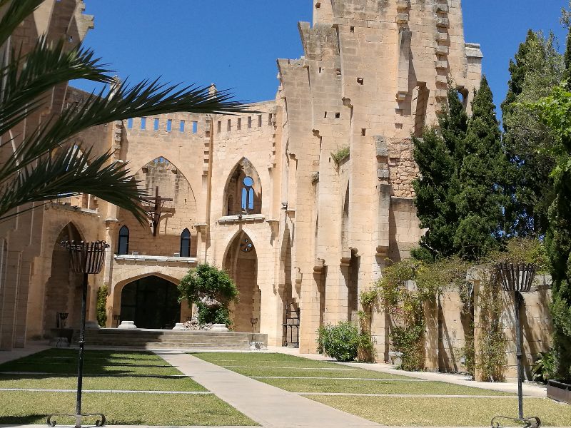 Explore the Stunning Coastal Views: Scenic Drives and Road Trips Starting from Son Servera