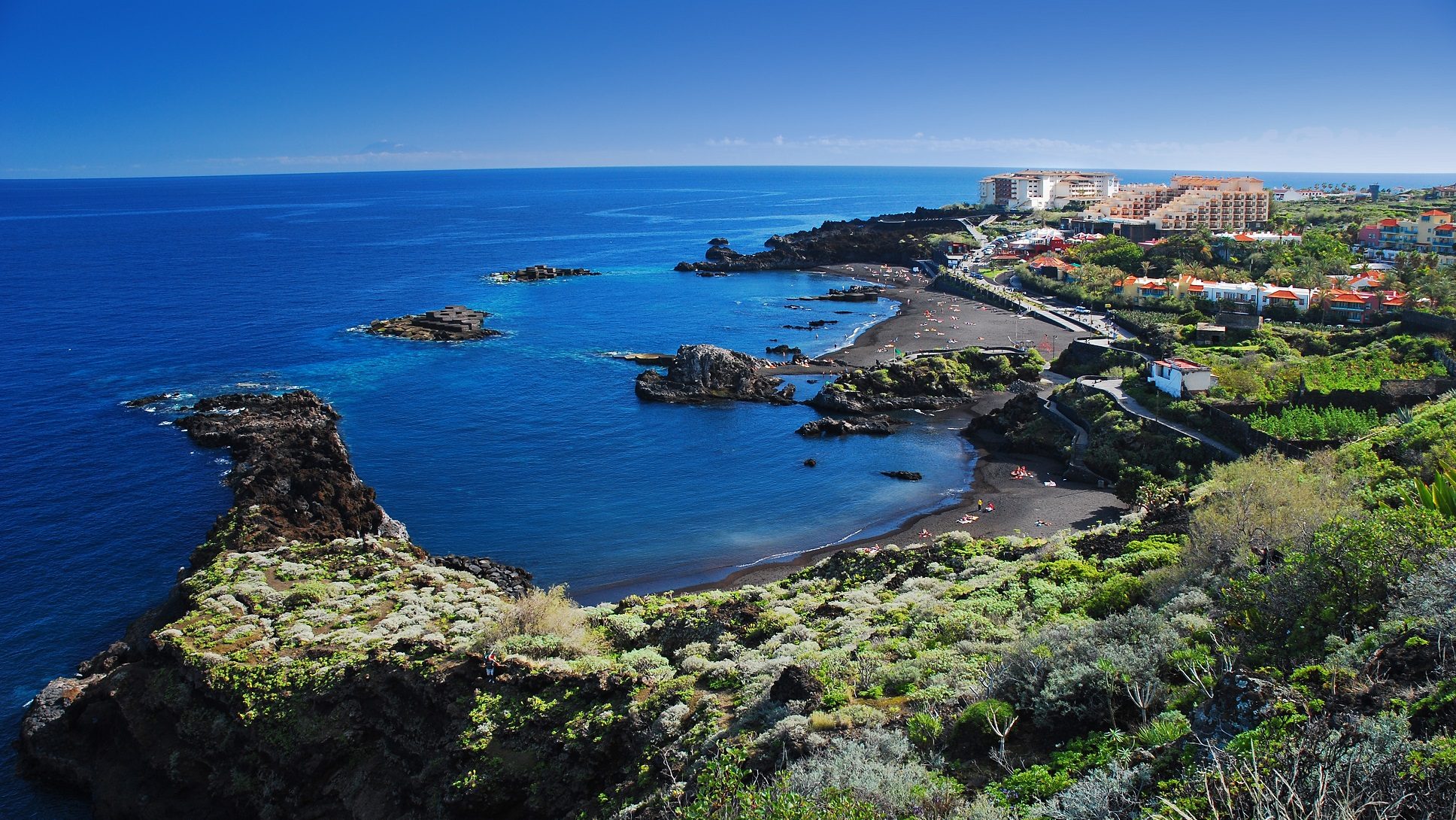 Exploring the Stunning Coastal Views of La Palma: Scenic Drives from Breña Baja