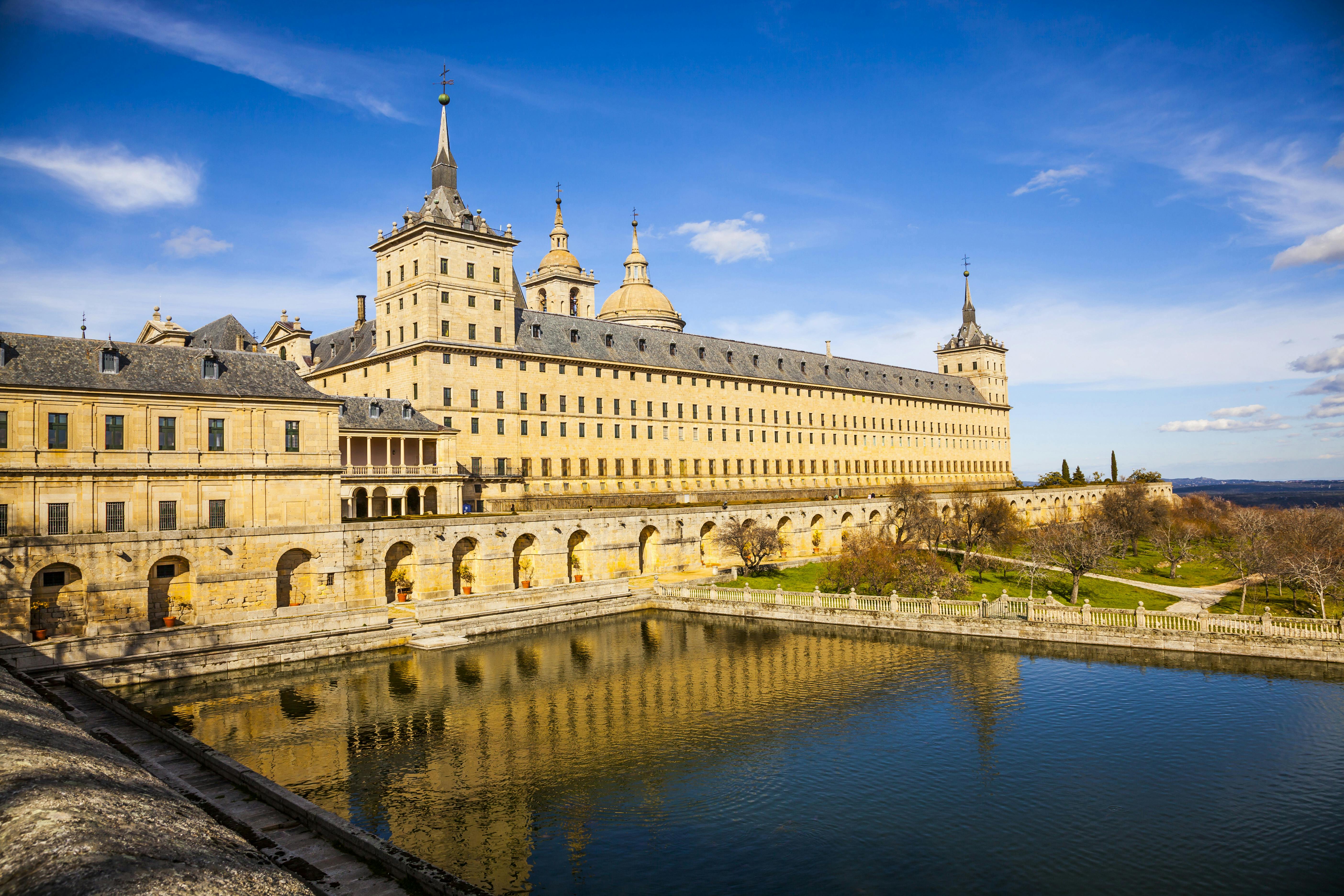 Discovering the Rich History of Madrid's Surrounding Villages: Tourist Attractions Accessible by Car