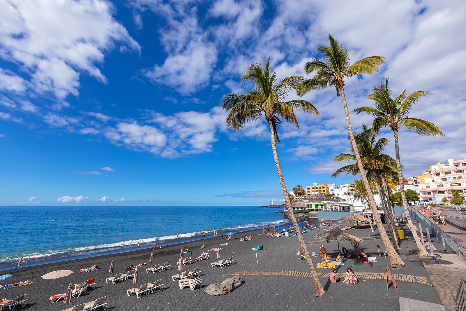 Explore La Palma's Stunning Coastline: Scenic Drives and Hidden Beaches