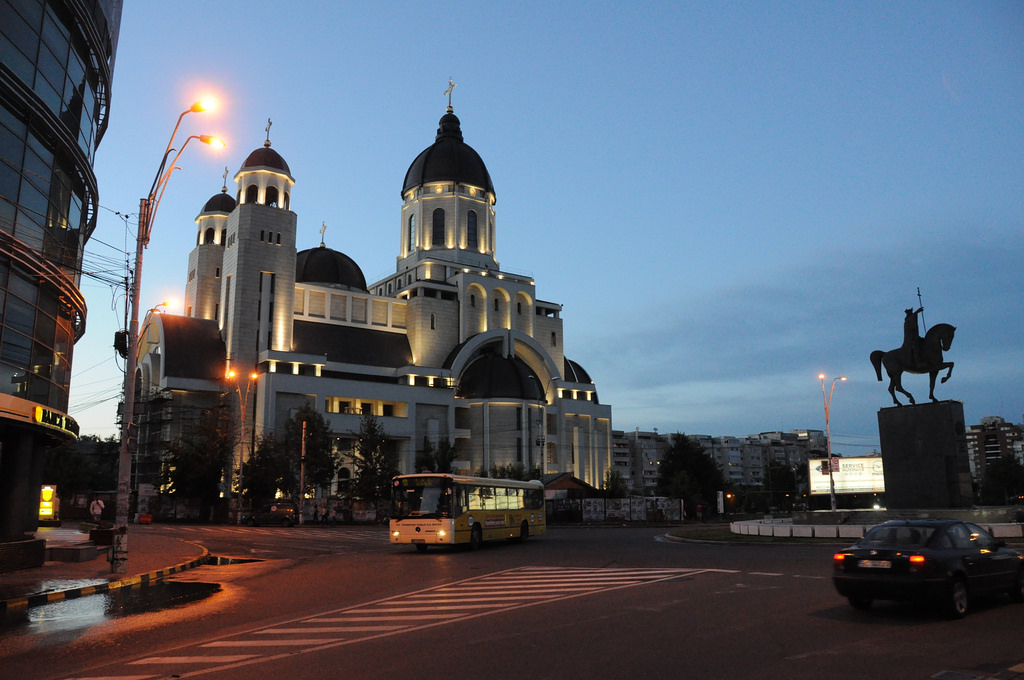 Uncovering Bacau's Hidden Gems: Off-the-Beaten-Path Attractions to Visit by Car