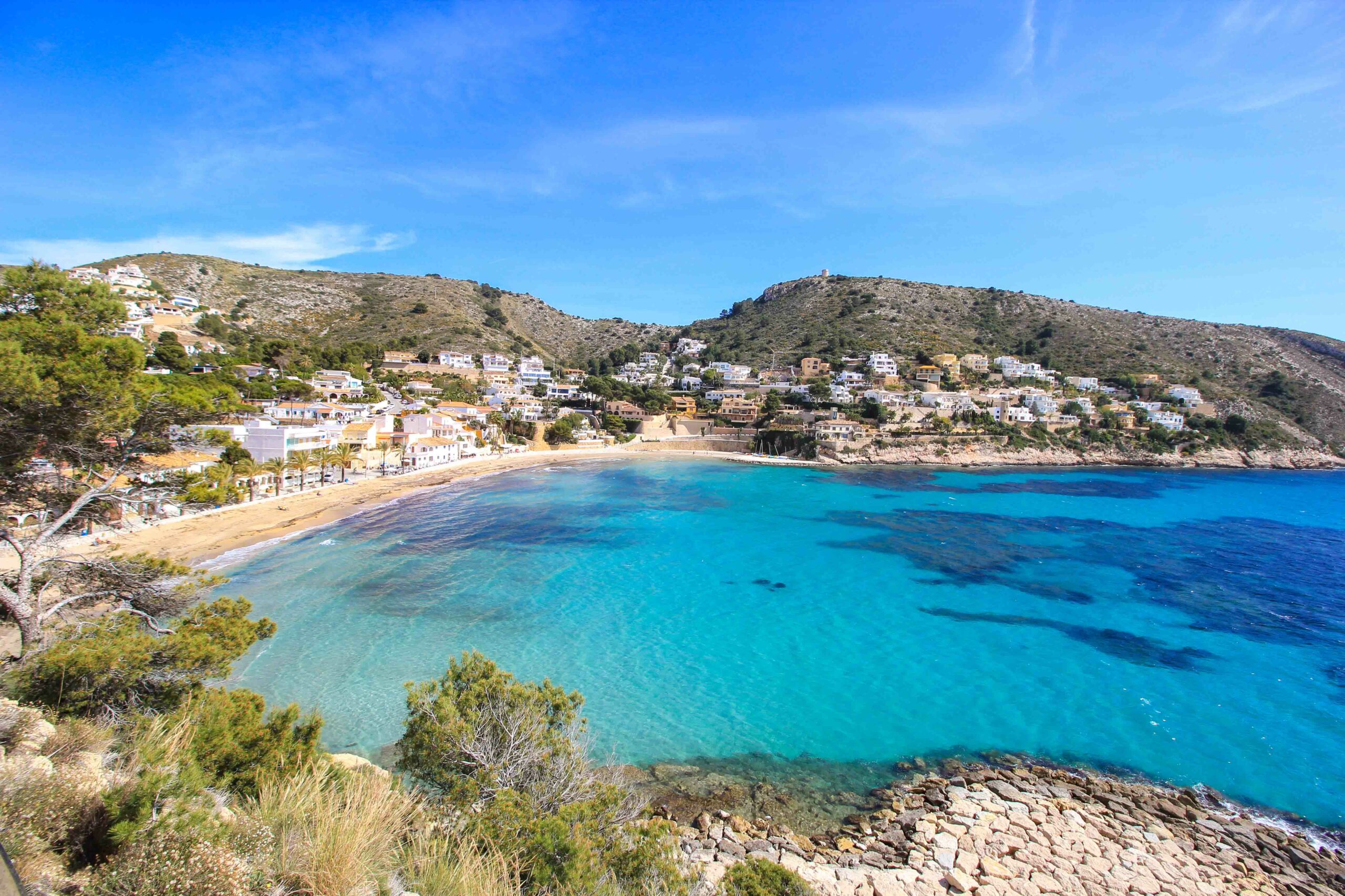 Unforgettable Coastal Cruises: Scenic Drives from Moraira with Our Rental Cars