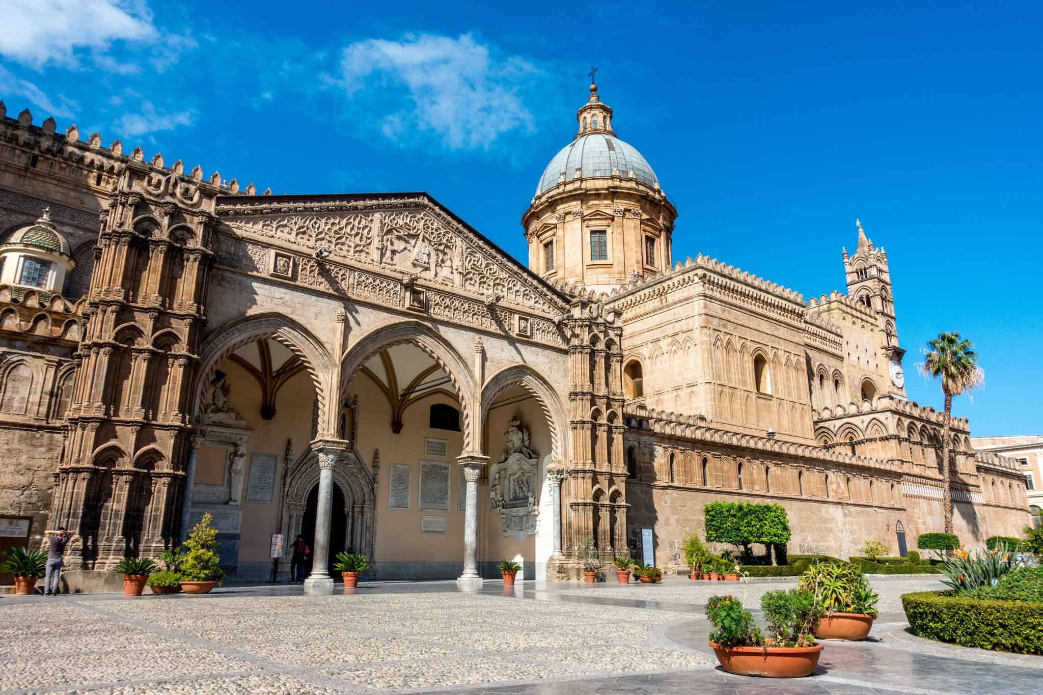 Uncovering Palermo's Best-Kept Secrets: Local Hidden Gems to Discover with Our Rental Cars