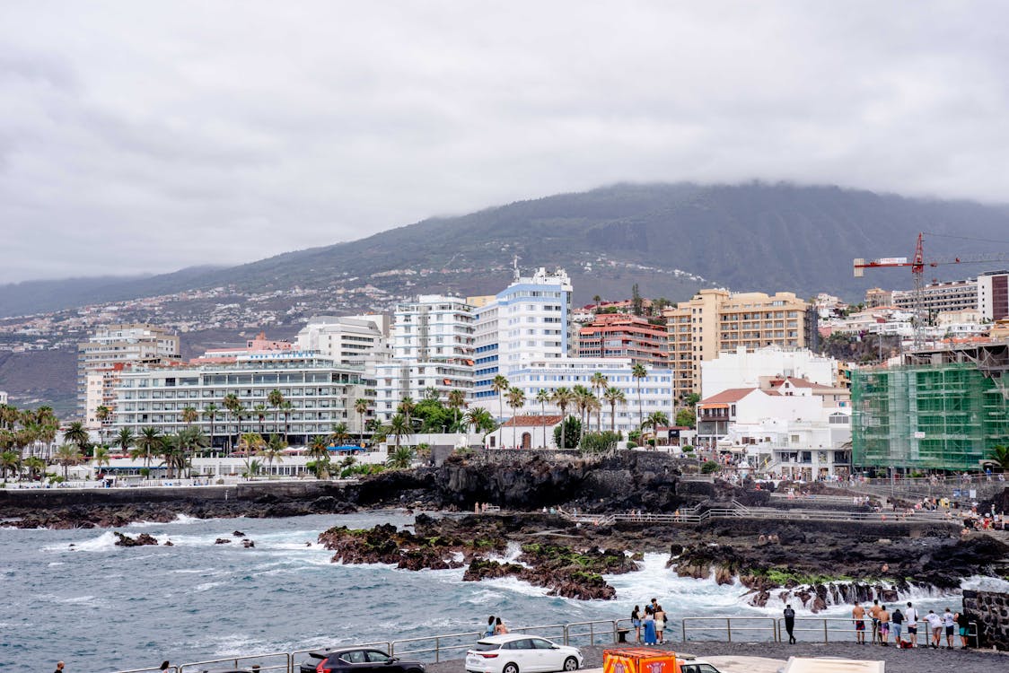 Exploring Tenerife: A Scenic Drive from Puerto de la Cruz to Teide National Park