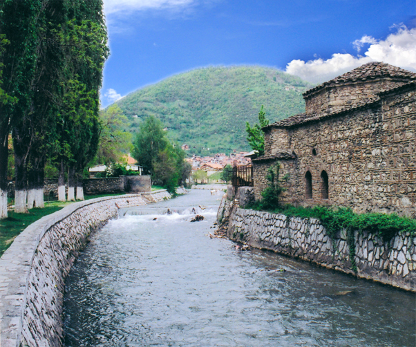 Road Trip Adventures: Tourist Attractions to Explore with Our Rental Cars